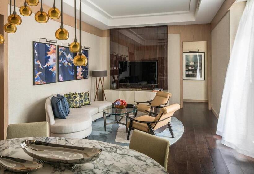 Люкс Кровать Кинг, Four Seasons Hotel Dubai International Financial Centre