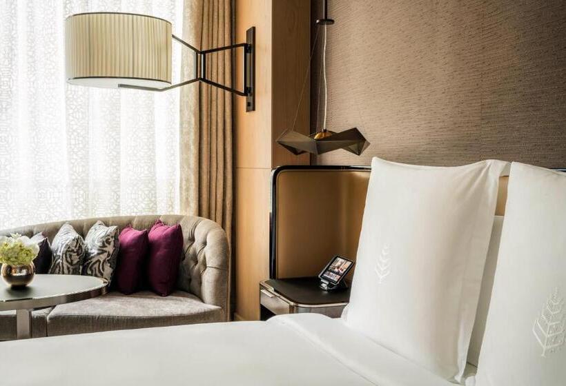 Номер Deluxe, Four Seasons Hotel Dubai International Financial Centre