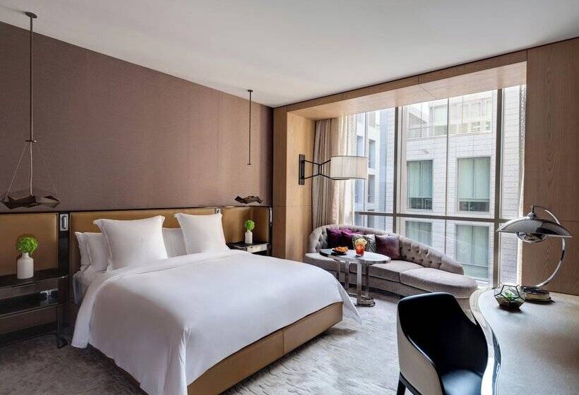 Номер Deluxe, Four Seasons Hotel Dubai International Financial Centre