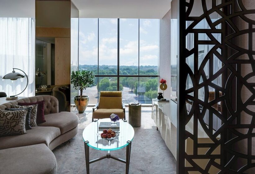 带双人床的标准工作室, Four Seasons Hotel Dubai International Financial Centre