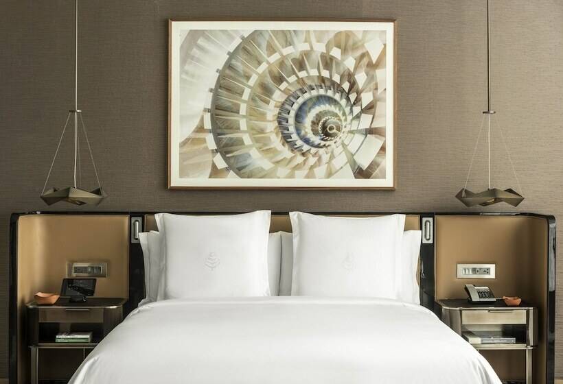 带双人床的标准工作室, Four Seasons Hotel Dubai International Financial Centre
