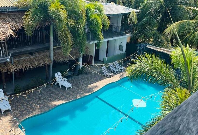 Трехместный Номер Стандарт с Видом, Shell Resort