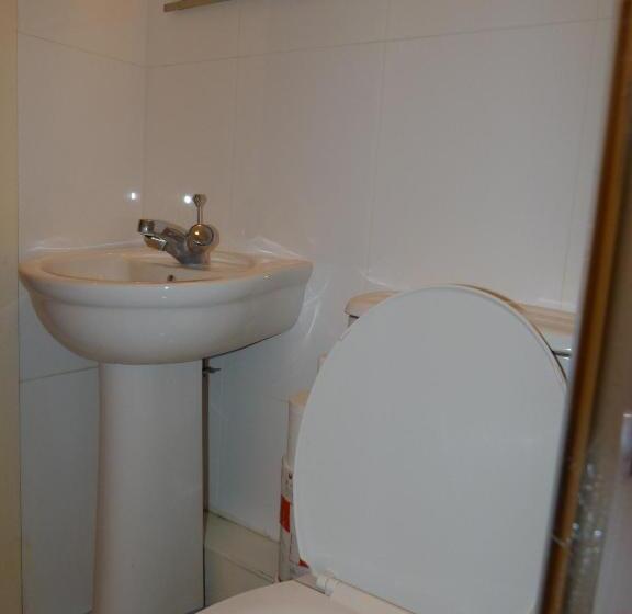Номер Стандарт Трехместный, International Inn