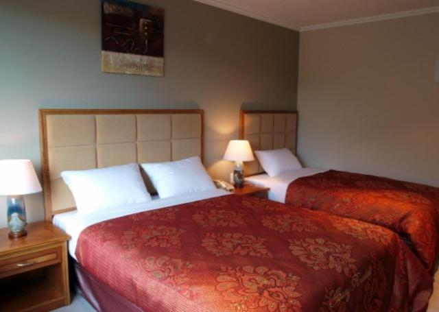 스탠다드 스튜디오, Albany Rosedale Motel