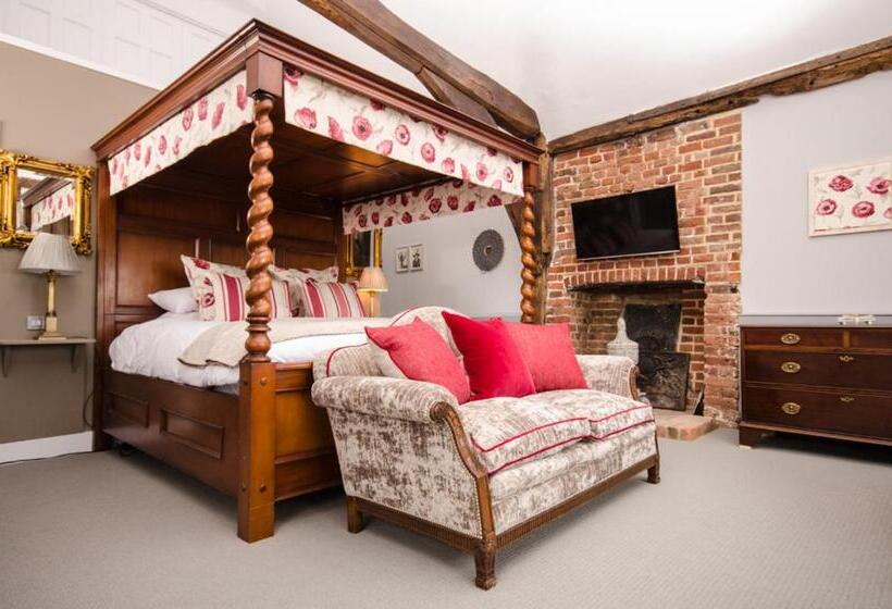 Suite, The Dog At Wingham