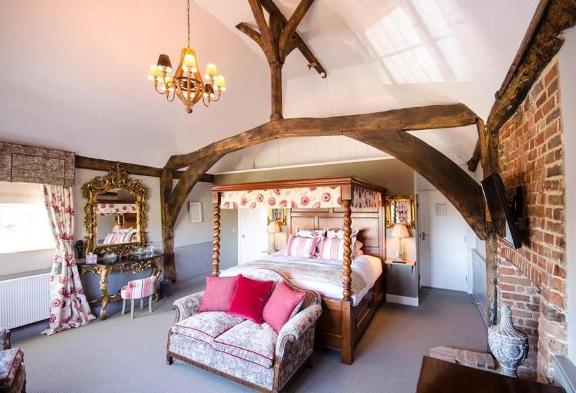 Suite, The Dog At Wingham
