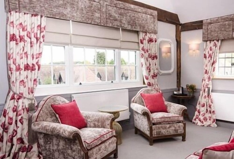 Suite, The Dog At Wingham