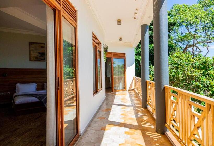 سوییت اجرایی, Sundiata Beach Resort