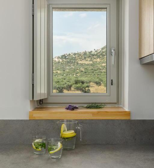 جناح عائلي, Margazi Areopolis Luxury Rooms