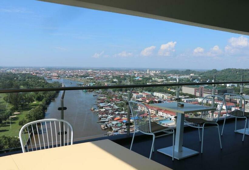스탠다드 룸 킹사이즈 침대, Pullman Miri Waterfront