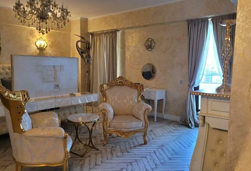 Deluxe Suite King Bed, Terrace Suites Iasi