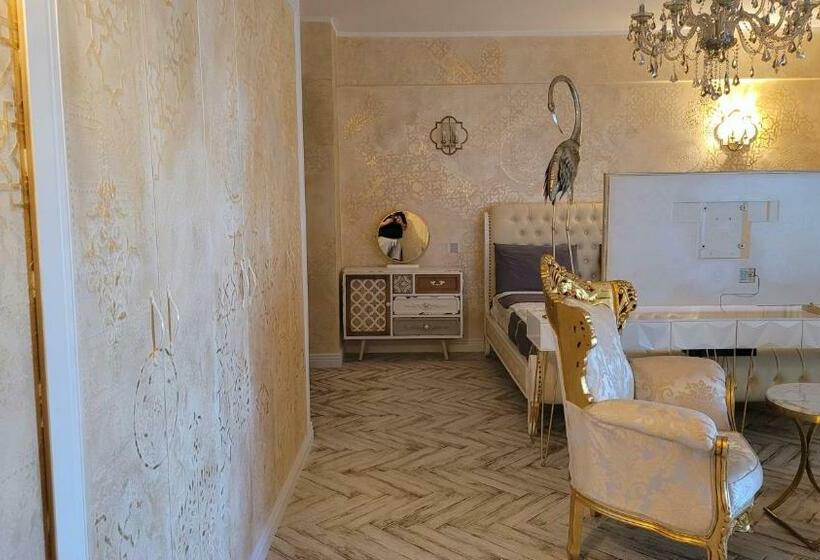 Deluxe Suite King Bed, Terrace Suites Iasi