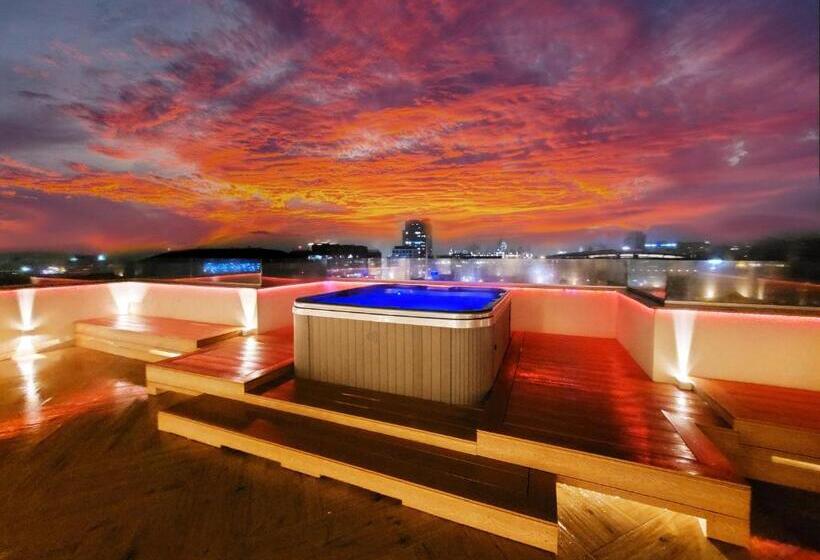 آپارتمان 3 خوابه, Terrace Suites Iasi