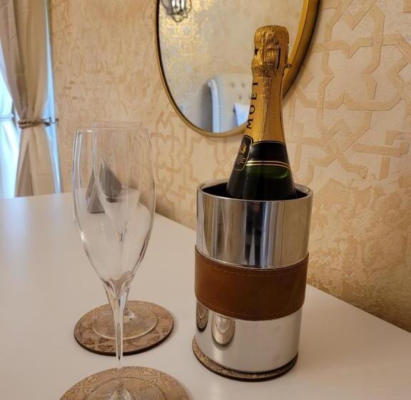 Deluxe Suite King Bed, Terrace Suites Iasi