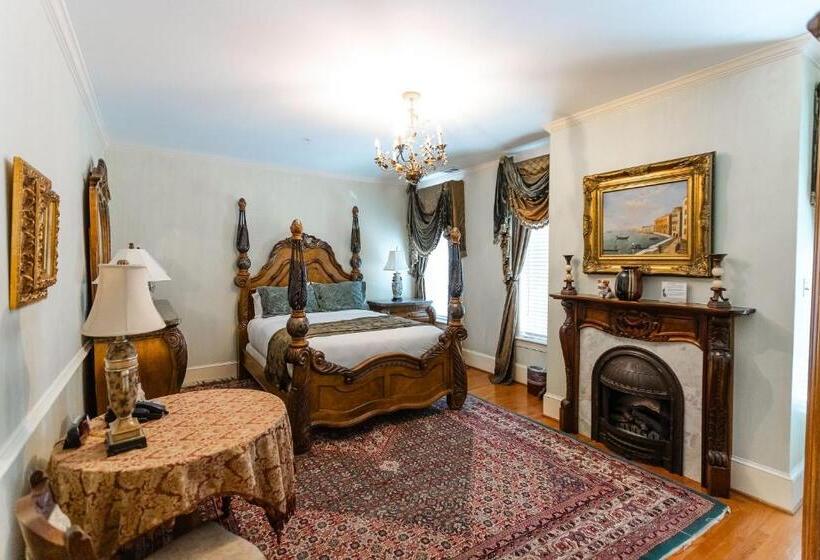 スタンダードルーム, 1840s Carrollton Inn