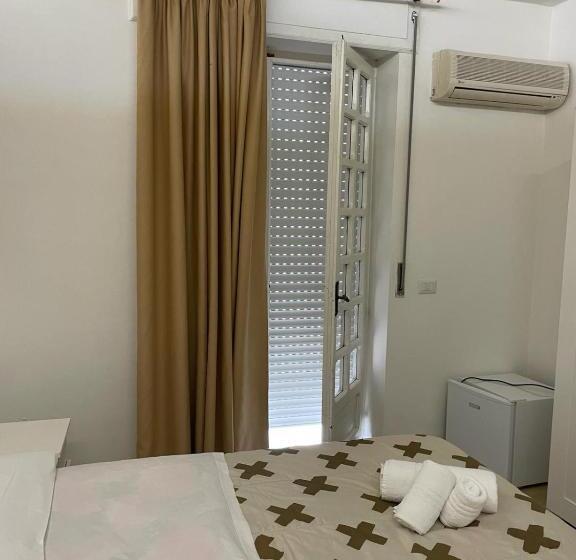 اتاق استاندارد با بالکن, Solaris Paestum
