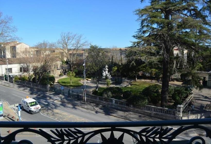 Семейный Номер, Le Grand Hôtel Molière