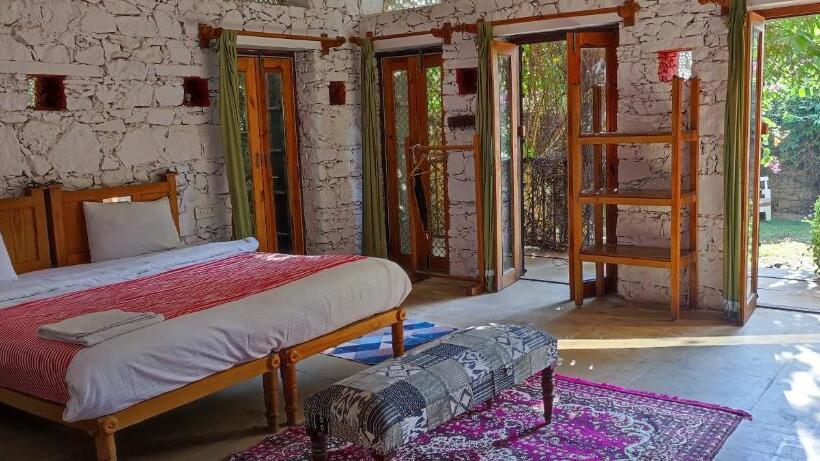 اتاق لوکس, The Secret Garden