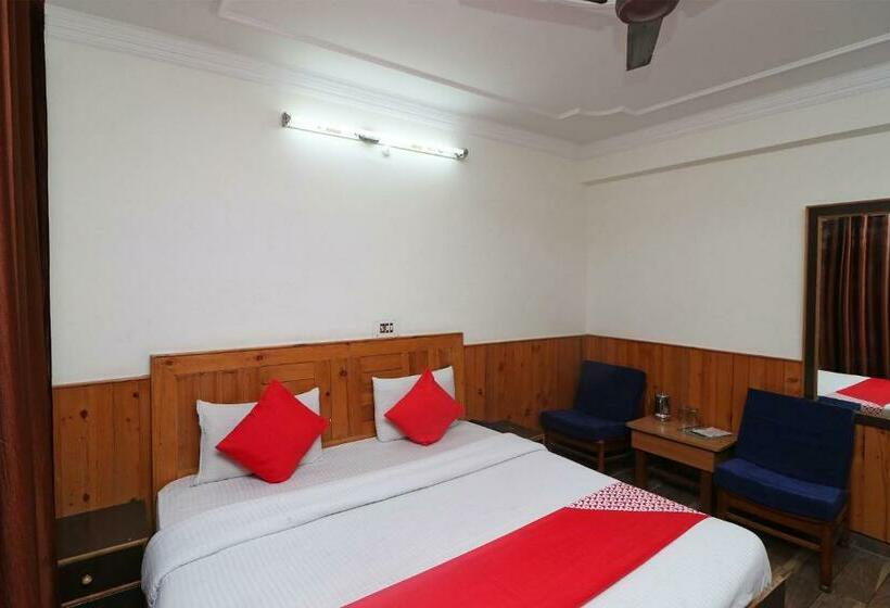 트리플 클래식 룸, Oyo Flagship Hotel Aakarsh