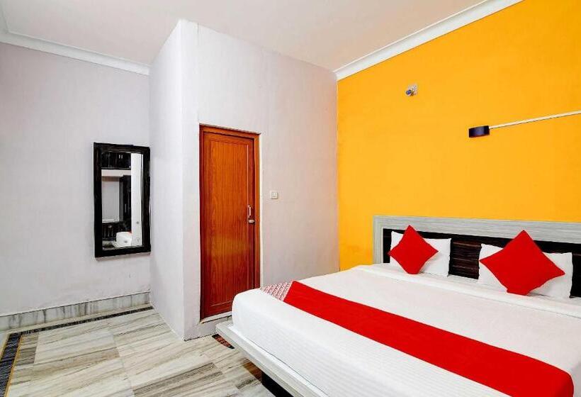 اتاق کلاسیک سه تخته, O Pramod Residency