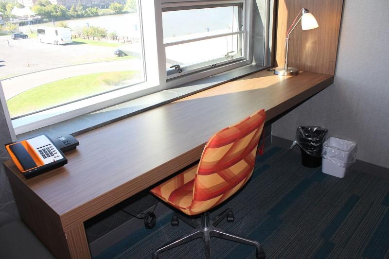 Номер Стандарт, Aloft Syracuse Inner Harbor