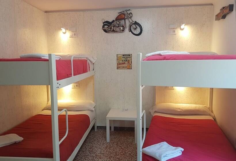 Habitación Familiar, Barri Antic Hostel & Pub