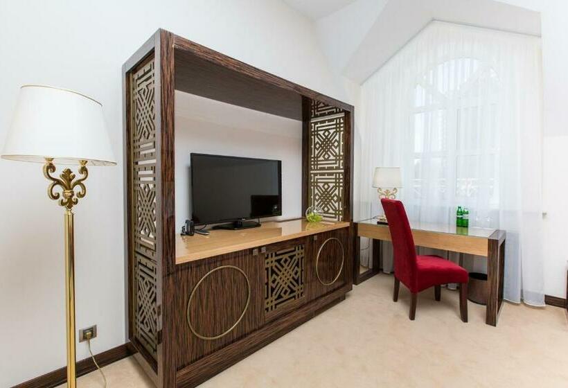 اتاق استاندارد با چشم‌انداز باغ, Kadorr Hotel Resort & Spa