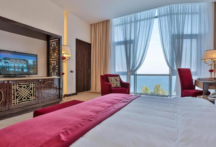 سوییت با چشم‌انداز دریا, Kadorr Hotel Resort & Spa