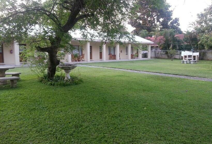 Номер Deluxe, The Guest House Pongola