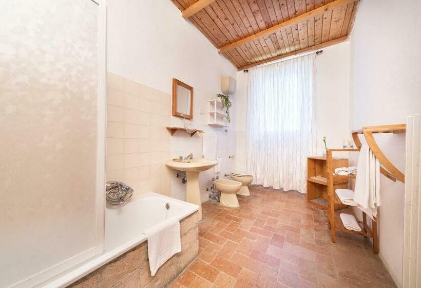 スーペリアトリプルルーム, Agriturismo Girolomoni   Monastero