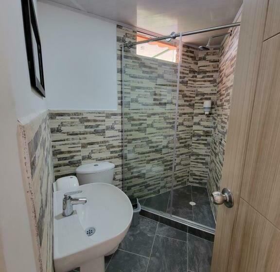 家庭间, Casona Hotel La Divisa