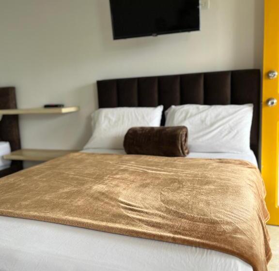 家庭间, Casona Hotel La Divisa
