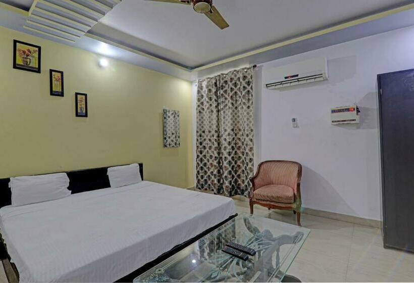 חדר קלאסי לשלושה, Oyo Flagship Sri Krishna Palace
