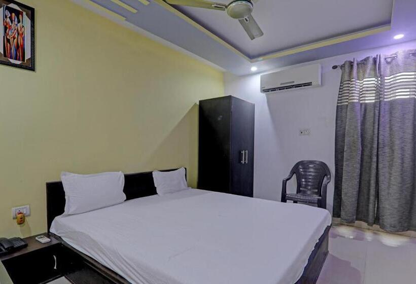 חדר קלאסי לשלושה, Oyo Flagship Sri Krishna Palace