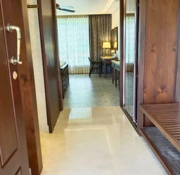 豪华海景房带阳台, Uva Sands Beach Resort