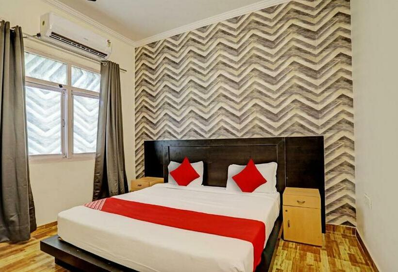 Трехместный Номер Классика, Oyo Flagship Hotel Jagdambey Residency