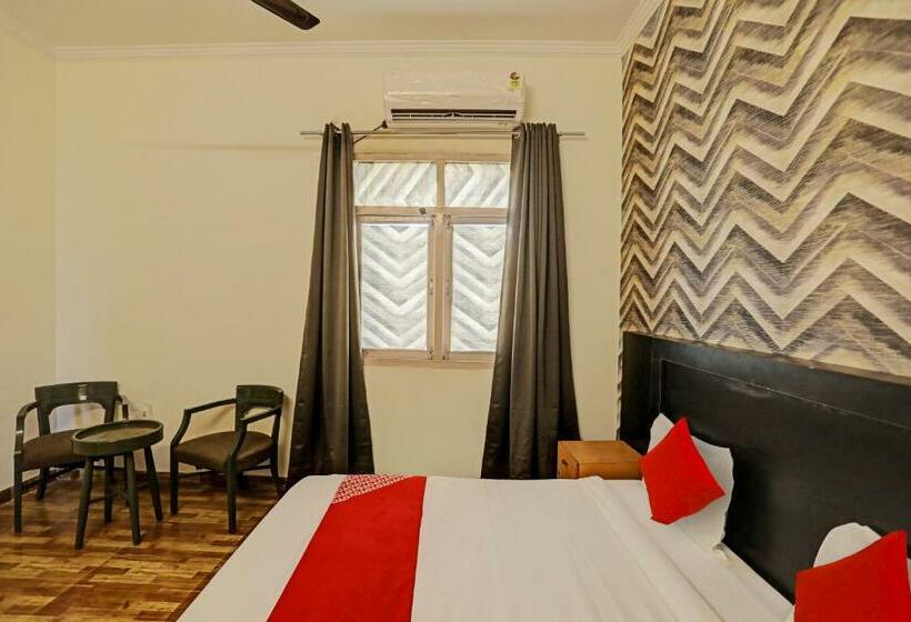 Трехместный Номер Классика, Oyo Flagship Hotel Jagdambey Residency
