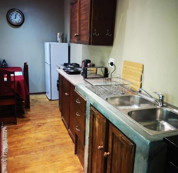 Апартаменты 2 Спальни, Dublin Guest House