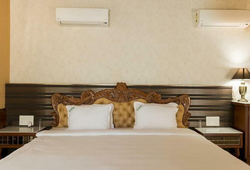 Королевский Люкс, Urmilaa Green County Resort 35 Km From Kolhapur
