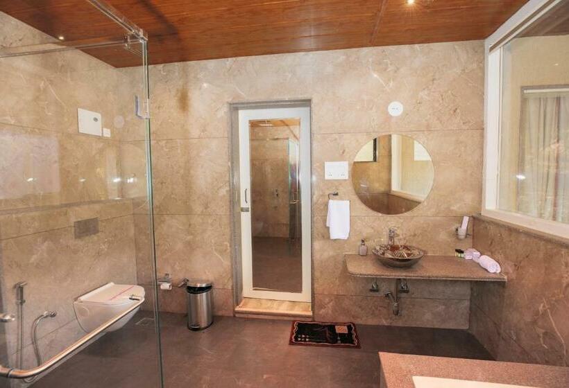 Люкс Премиум, Urmilaa Green County Resort 35 Km From Kolhapur