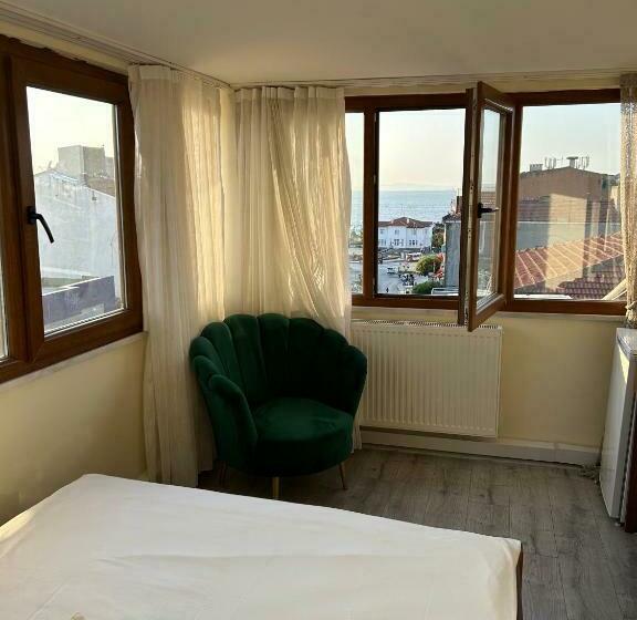 اتاق لوکس با چشم‌انداز دریا, Naval Hotel Yalova
