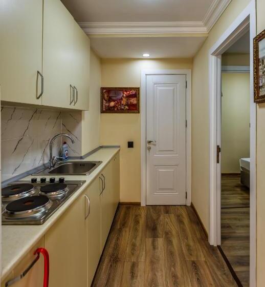 Трежместный Номер Economy, Hillside City Center