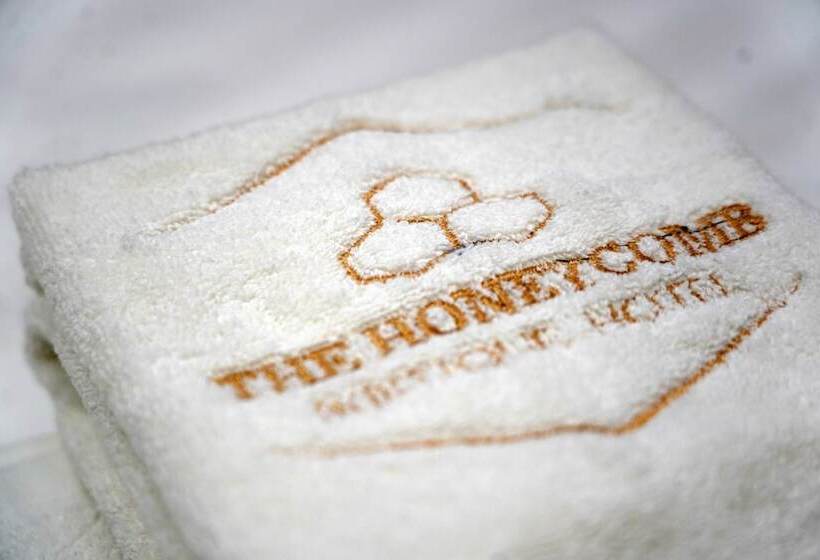 Номер Стандарт, The Honeycomb Boutique
