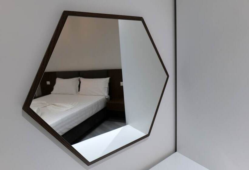Номер Стандарт, The Honeycomb Boutique