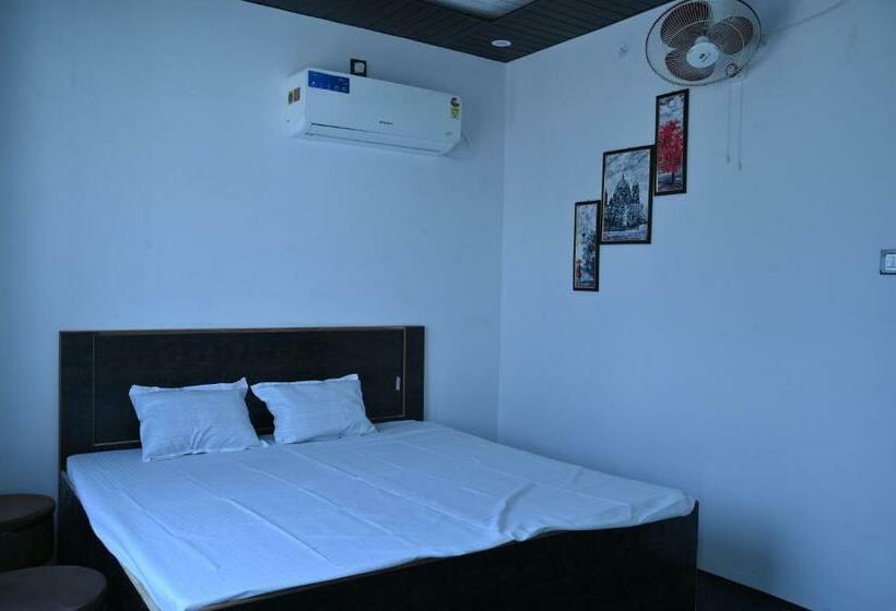 Номер Deluxe с Балконом, Privyrooms