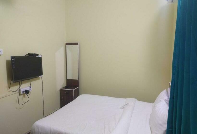 اتاق کلاسیک سه تخته, Spot On Hotel Blue Sky