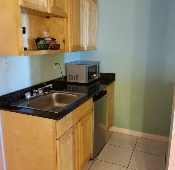Студия Стандарт, Stayable Kissimmee East