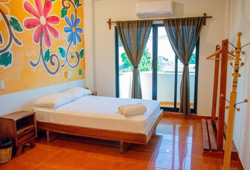 اتاق لوکس با بالکن, Posada Girasol