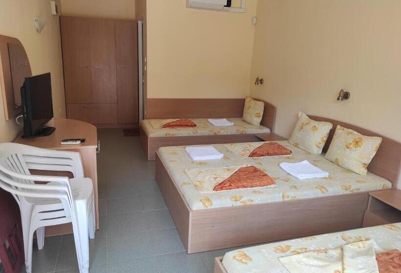 Четырехместный Номер Стандарт, Sunny House Apartments