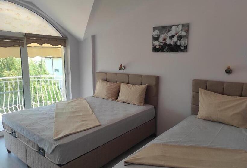 Апартаменты 1 Спальня с Балконом, Sunny House Apartments